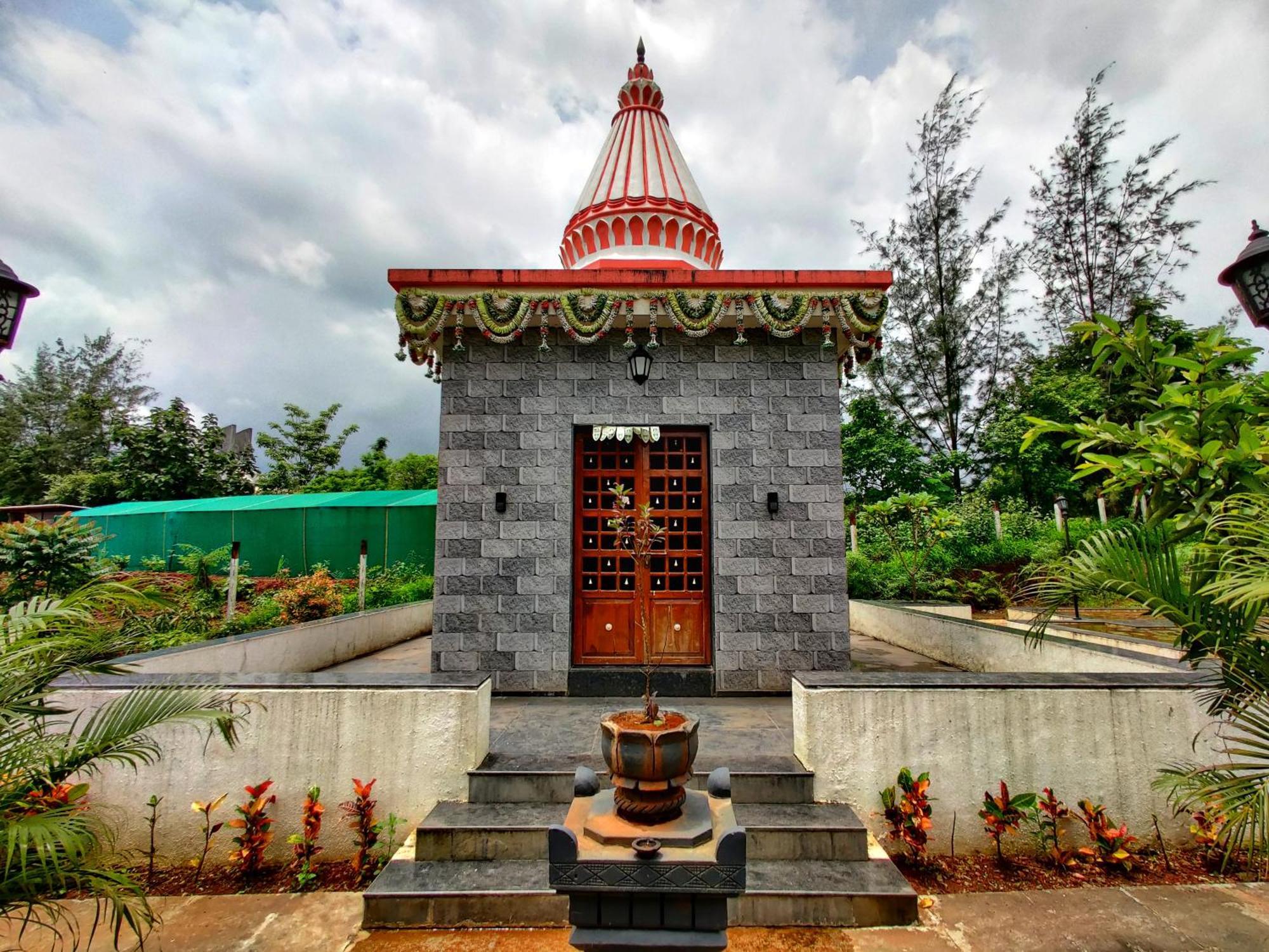 Pushpam Sanskruti Resort Karjat - A Pure Veg Resort Dhamni Экстерьер фото