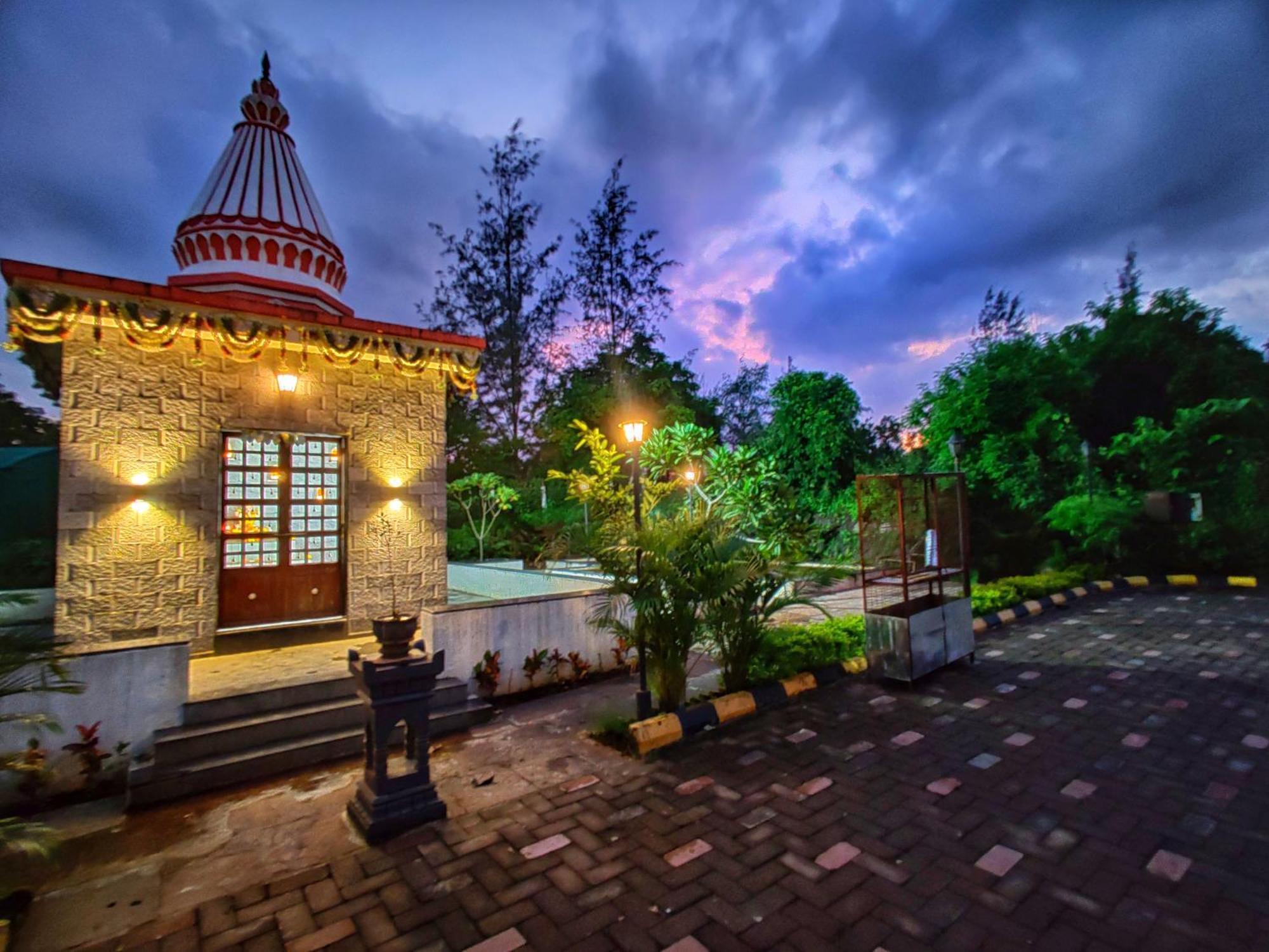 Pushpam Sanskruti Resort Karjat - A Pure Veg Resort Dhamni Экстерьер фото