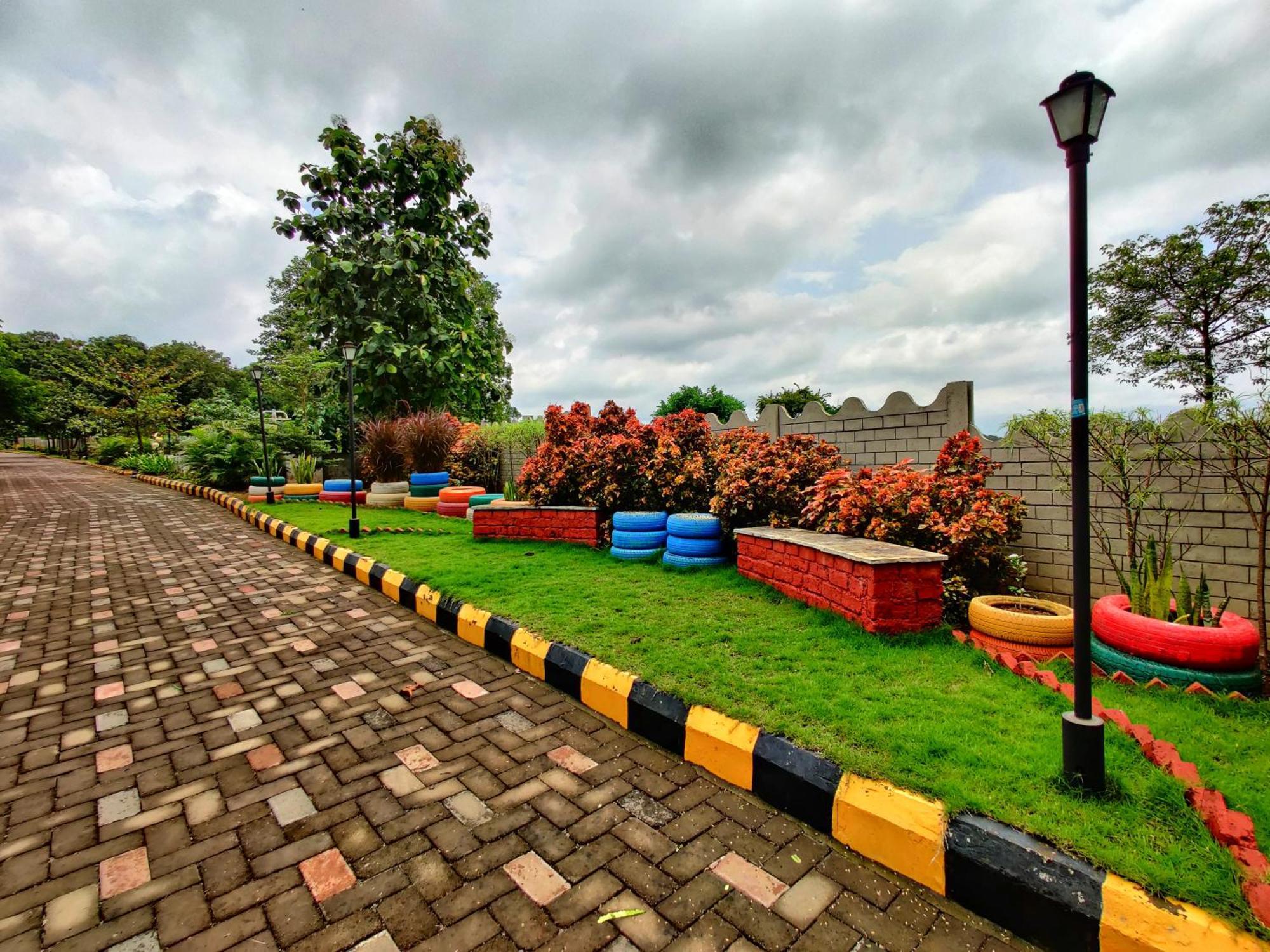Pushpam Sanskruti Resort Karjat - A Pure Veg Resort Dhamni Экстерьер фото